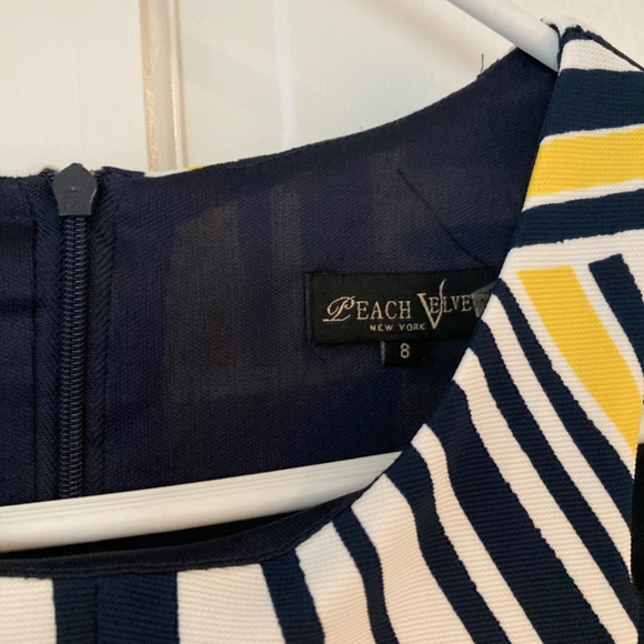 Fun Preppy Geometric Print Dress - size 8 - Picture 6 of 6